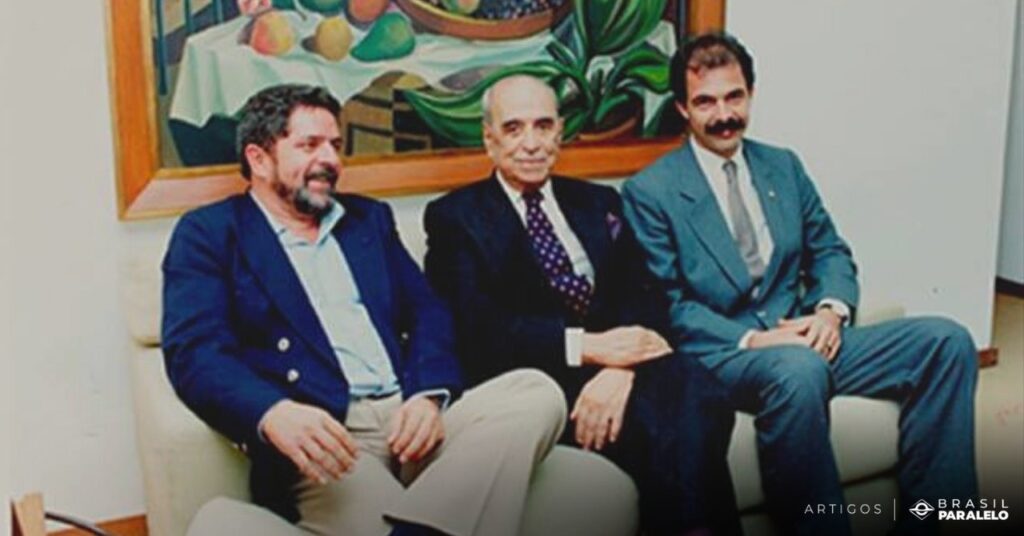 Roberto-Marinho-ao-lado-do-presidente-Lula