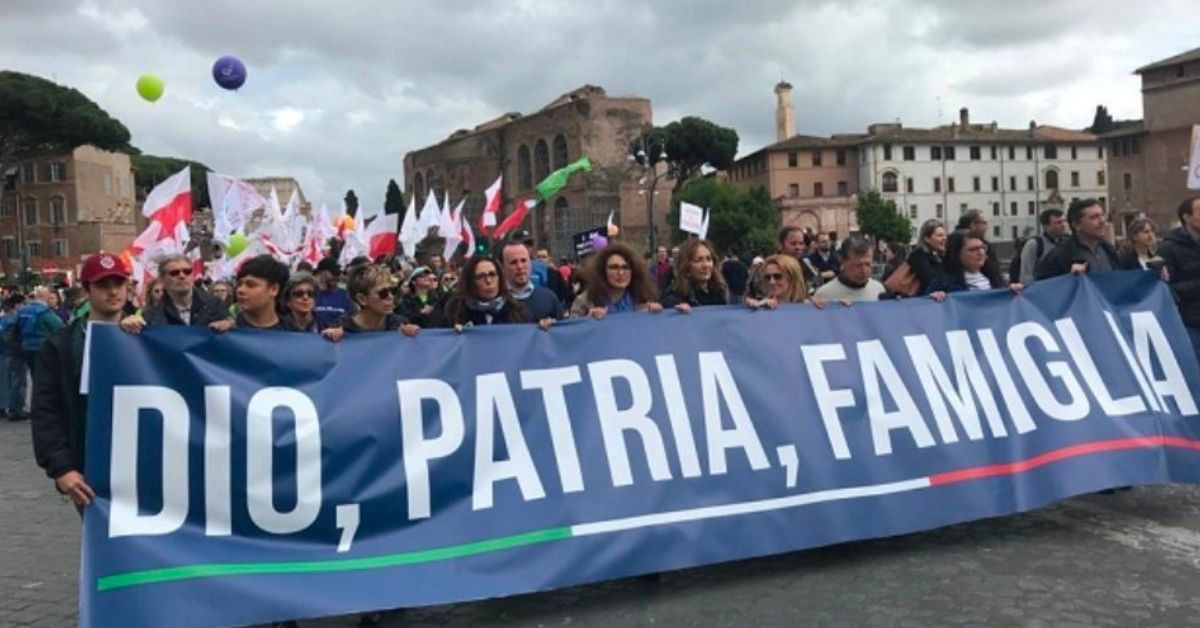 Deus, Pátria, Família