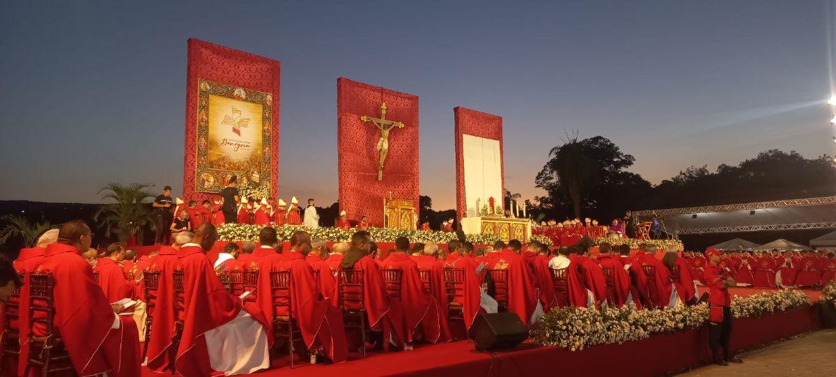 Cerimonia de beatificação da menina benigna