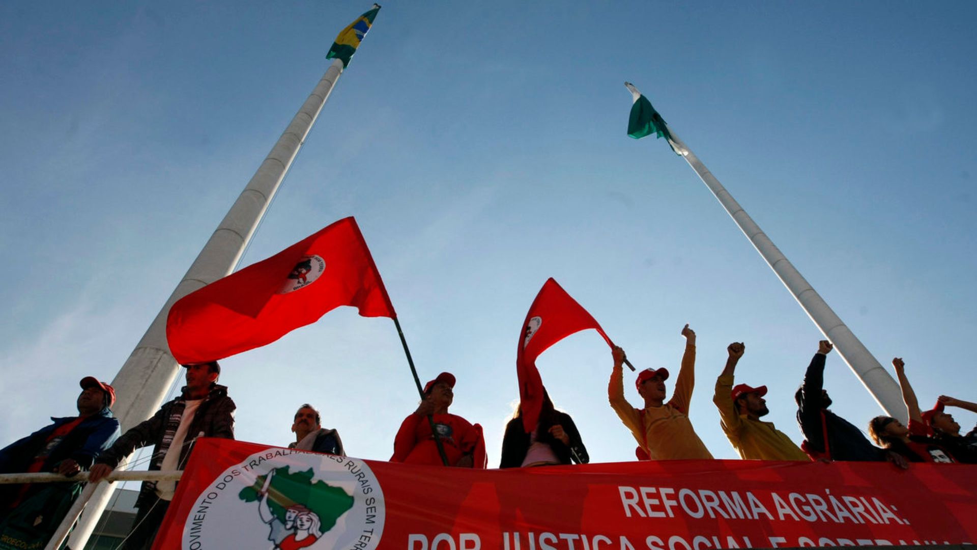 Relator cede a pressão de governistas e retira projeto anti-MST de ...