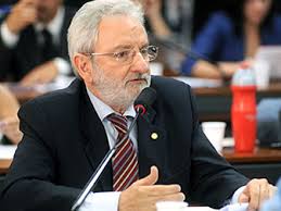 Deputado Ivan Valente (Psol) diz que defender direitos é prioridade –  Quimicos Unificados