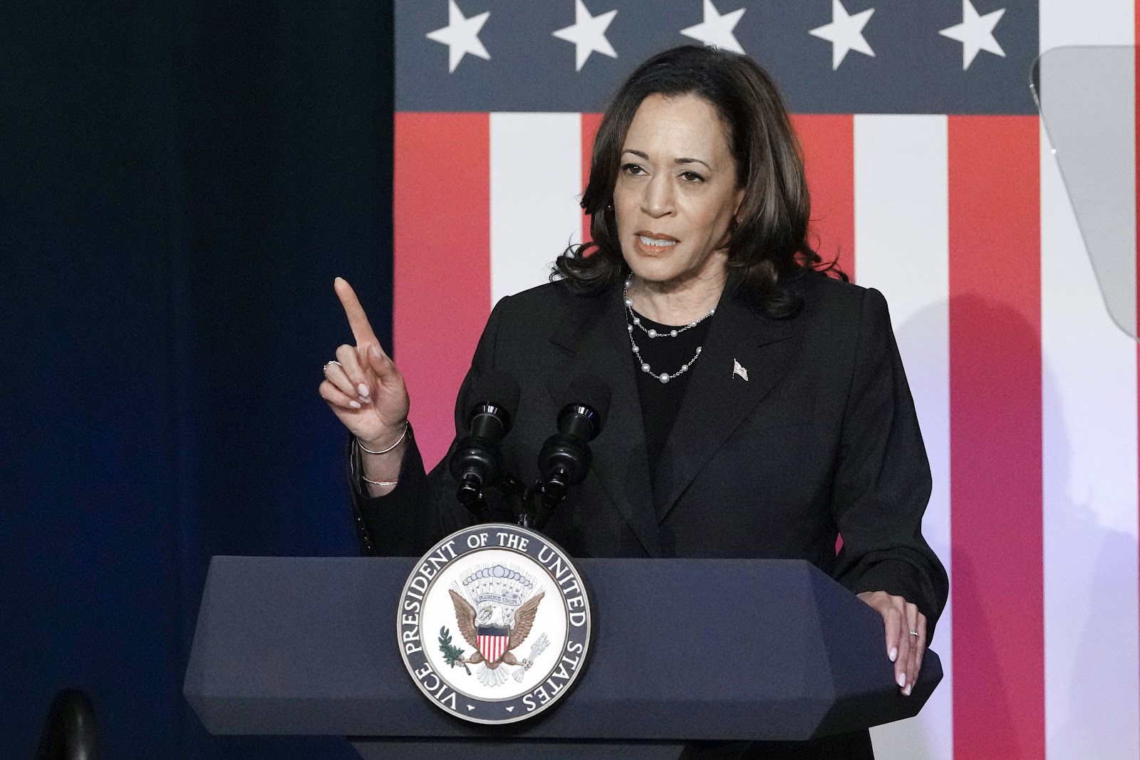 Harris denounces 'heinous' assassination attempt in first public remarks on Trump shooting - POLITICO
