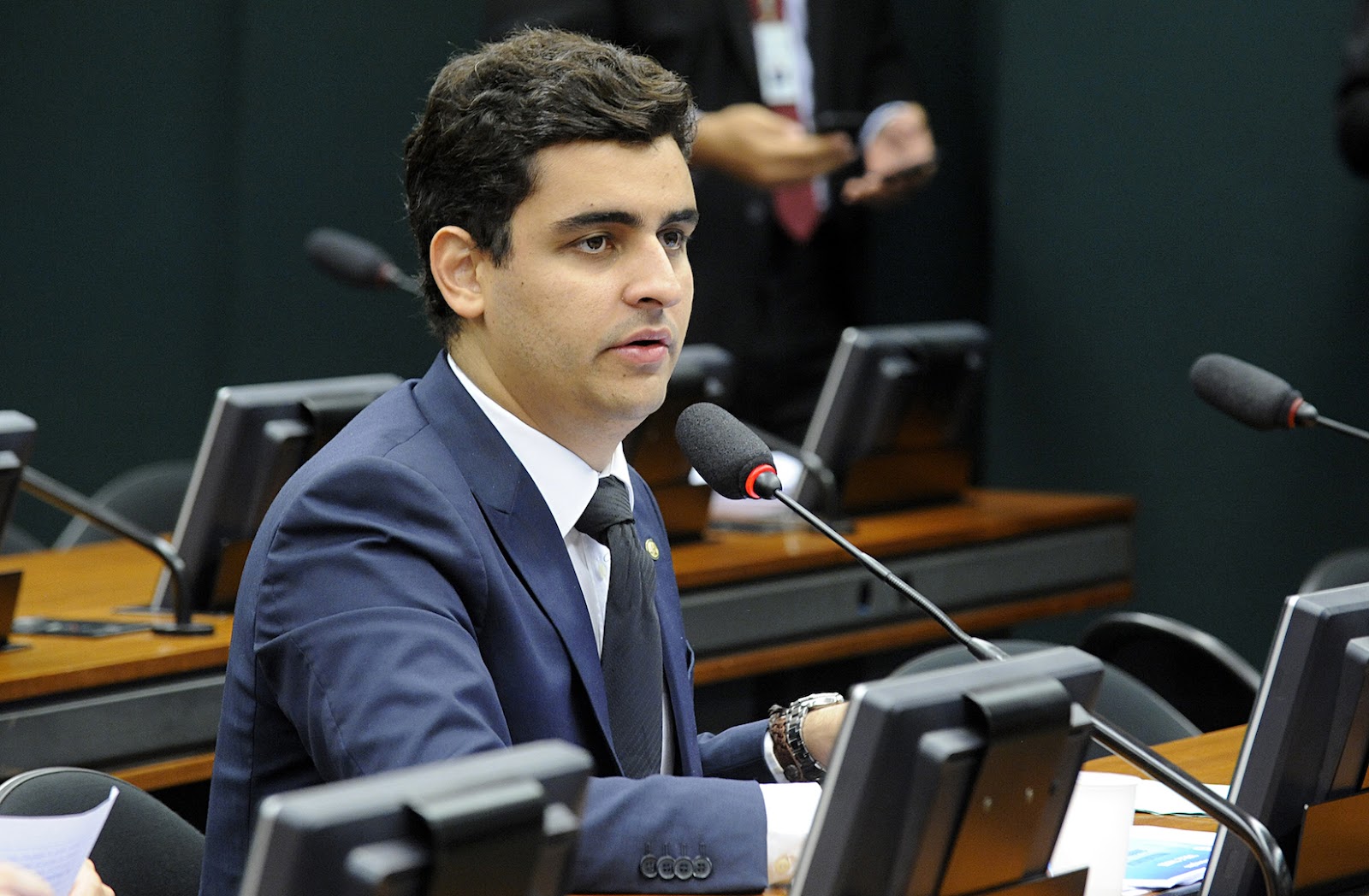 Quaest: JHC lidera em Maceió com 74% das intenções de voto
