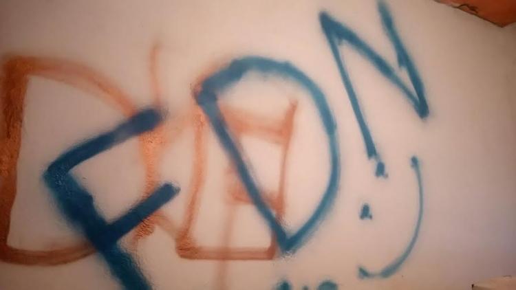 Sigla da Família do Norte piada em um muro