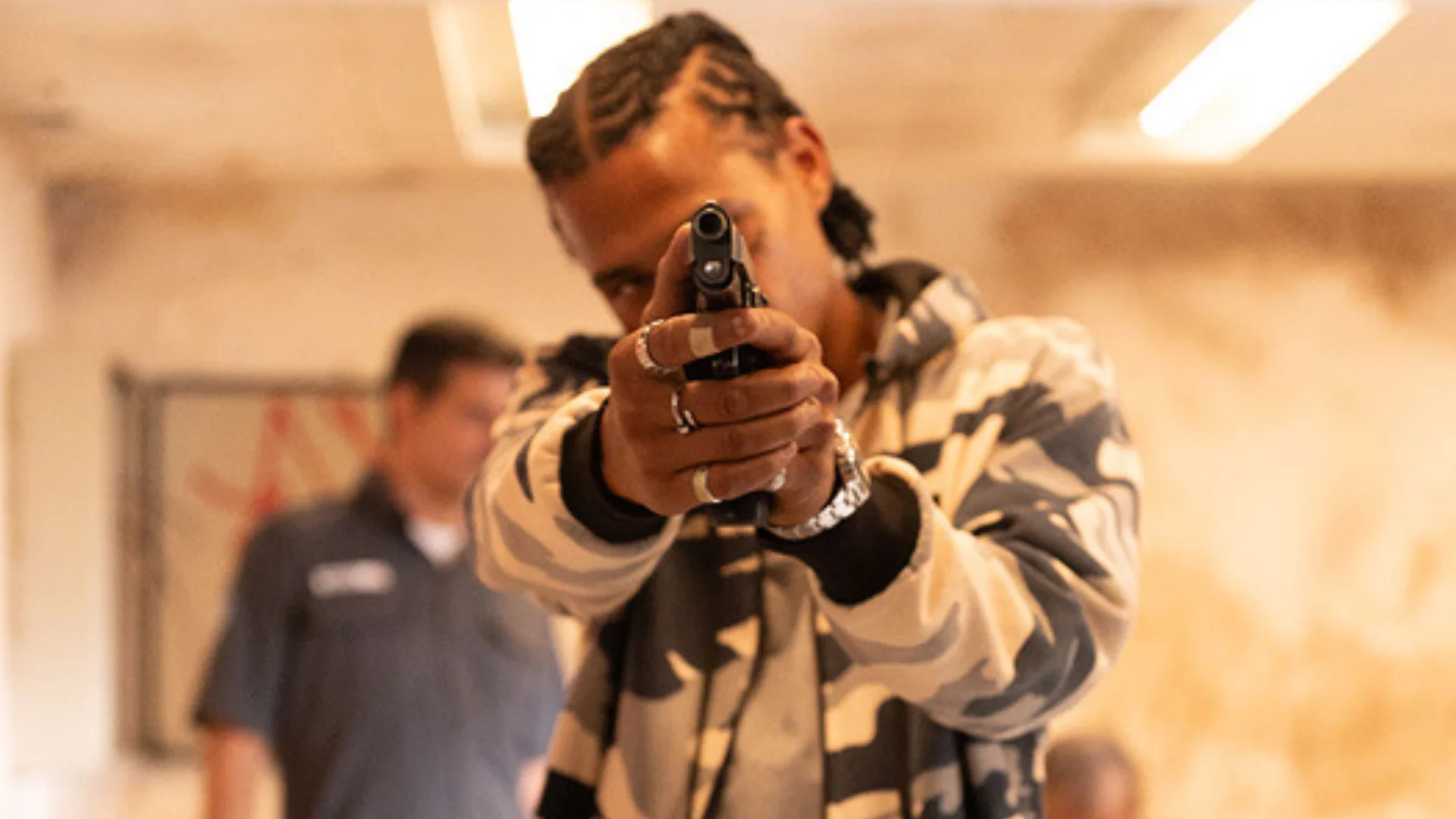 Walter é o protagonista do filme Domingo sem Deus.