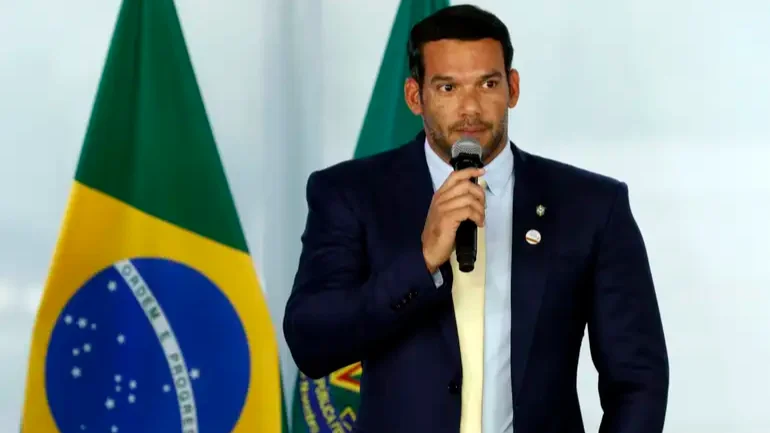 Portal acusa presidente da CBF de usar verba para viajar com amante | Brasil Paralelo