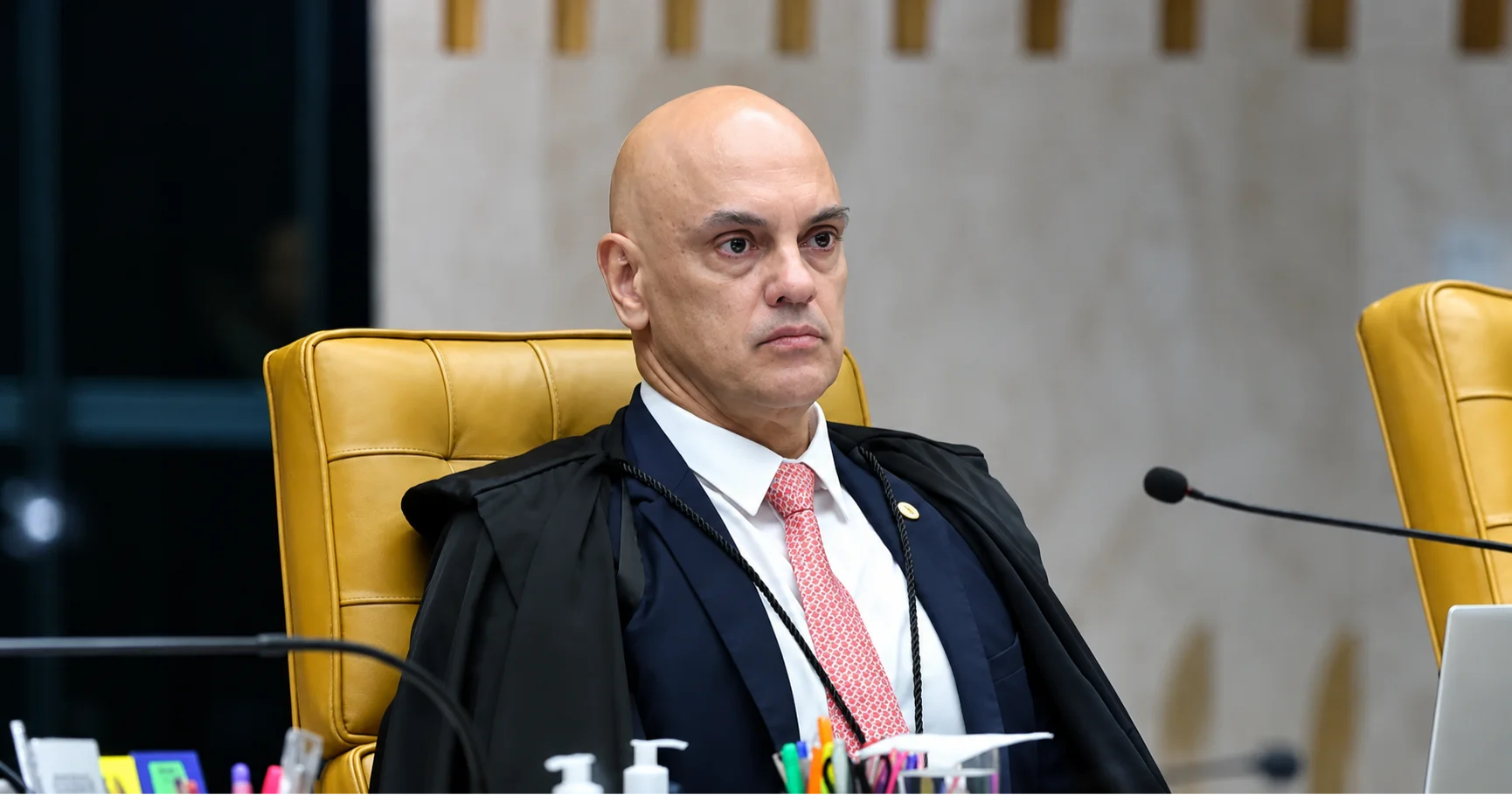 Moraes recua da fala e deixa crise do STF ferver até o plenário