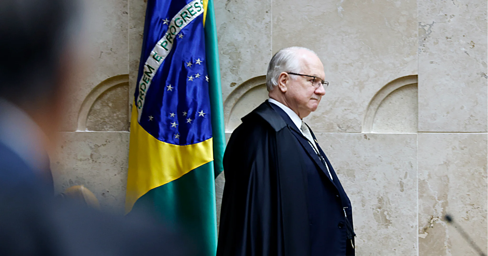 Cover image for Fachin keeps Dino on cases tied to Bolsonaro, Lula and the election