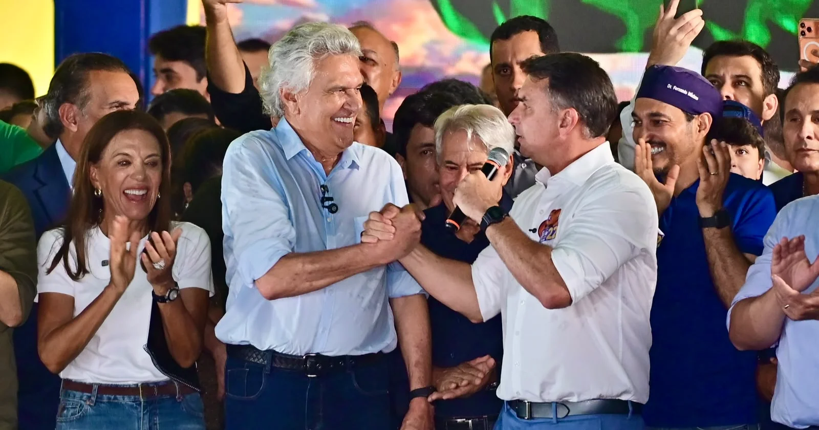 Cover image for Caiado’s Flávio Bolsonaro Endorsement Turns Rivalry Into Runoff Alliance