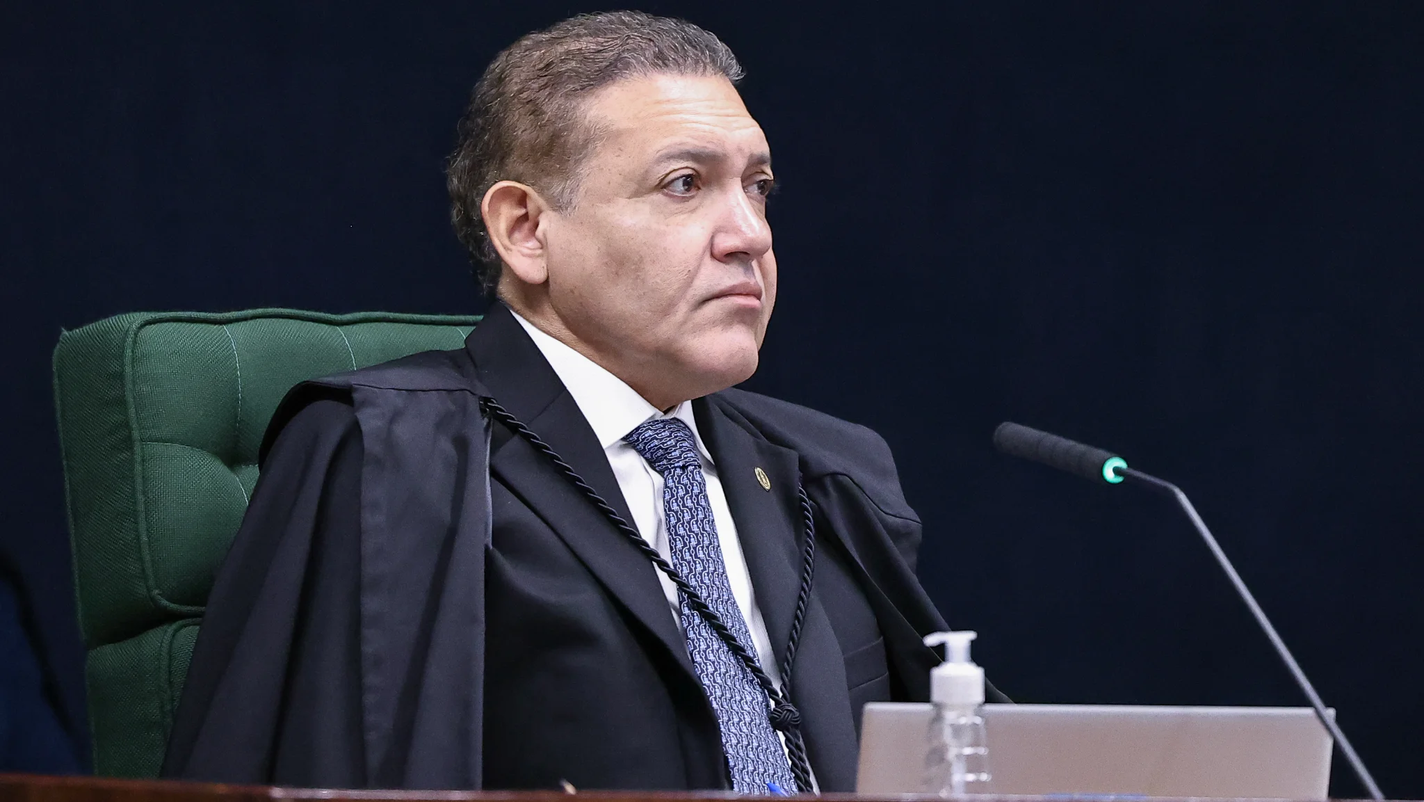 Nunes Marques suspende pesquisa da AtlasIntel após pedido do PL