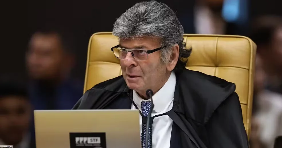 Cover image for Fux opens sealed Bolsonaro-case files to scrutiny, without ruling on challenges